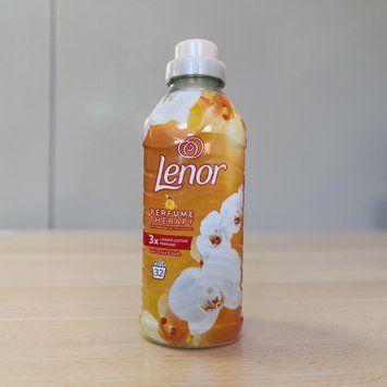 Концентрований кондиціонер для білизни Lenor Perfume Therapy Golden Orchid & Vanilla 675 мл (32 прання) 012667 фото
