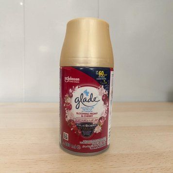 Змінний балон для автоматичного освіжувача повітря Glade Blooming Peony & Cherry (&laquo;Півонія та соковиті ягоди&raquo;) 269 мл 008315 фото